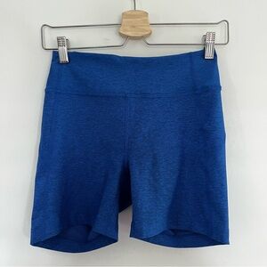 Outdoor Voices 5” warm up shorts S